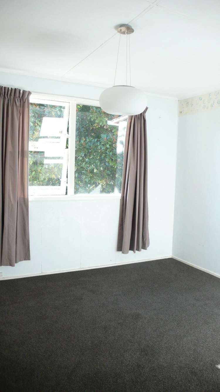 19 Coroglen Avenue Birkenhead_8