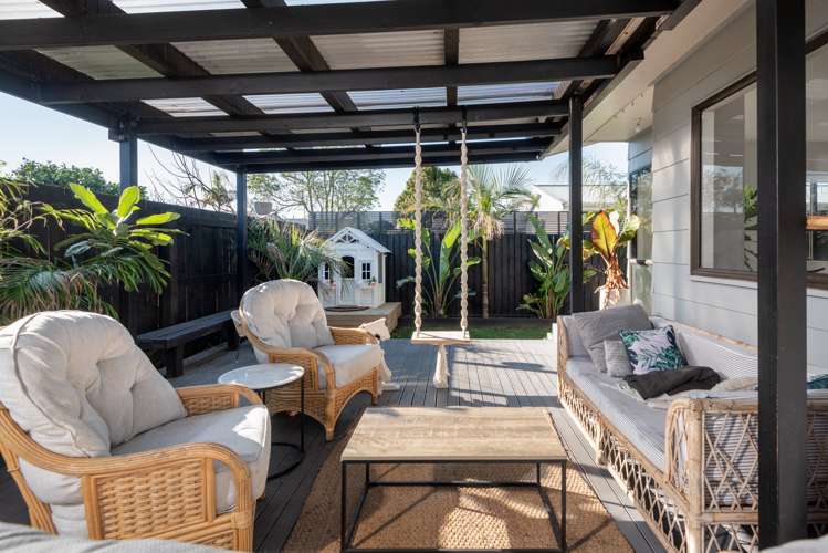 8c Lachlan Avenue_0