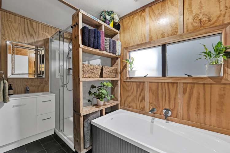 16 Ponderosa Place Opunake_20