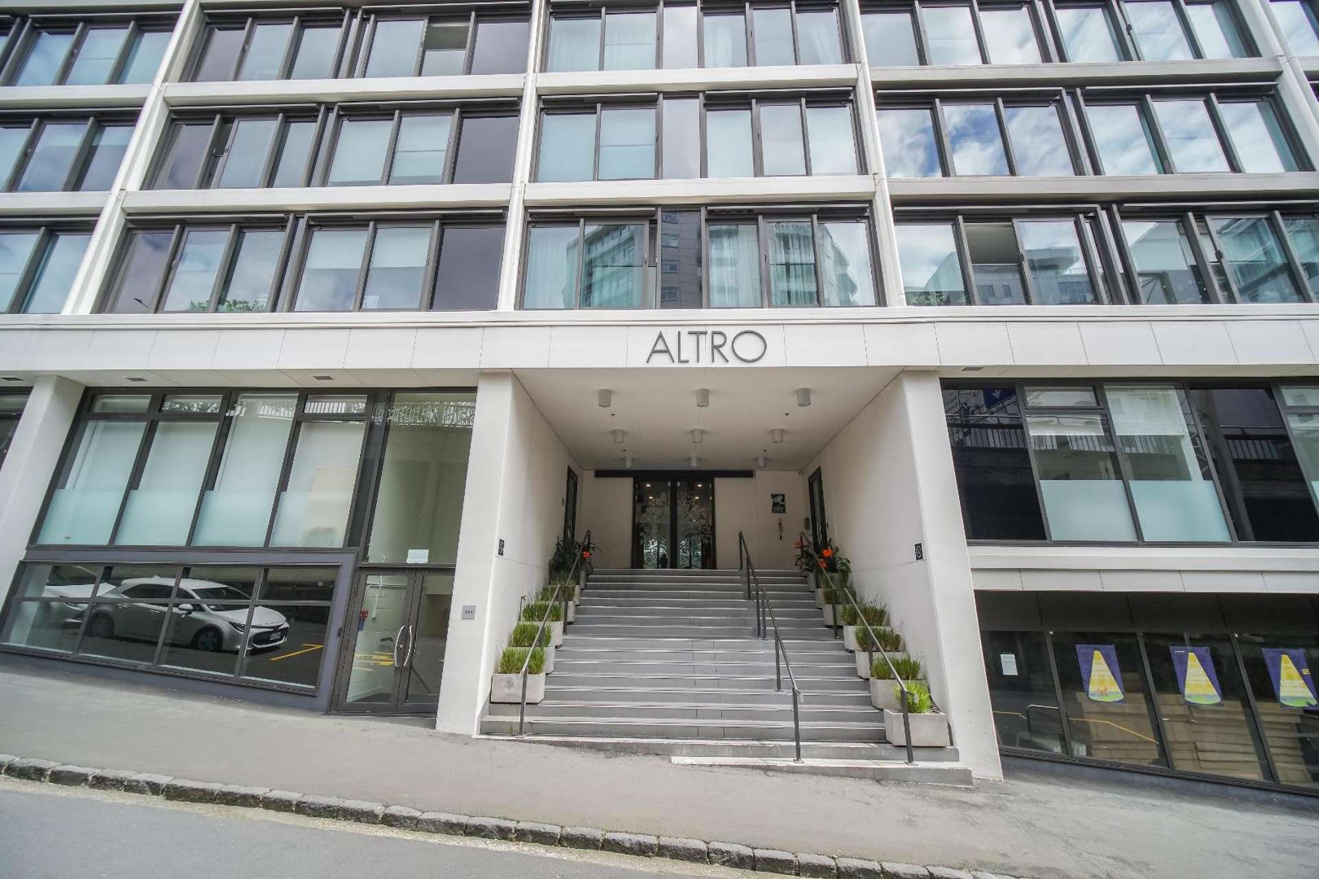 147 Nelson Street 10015_0