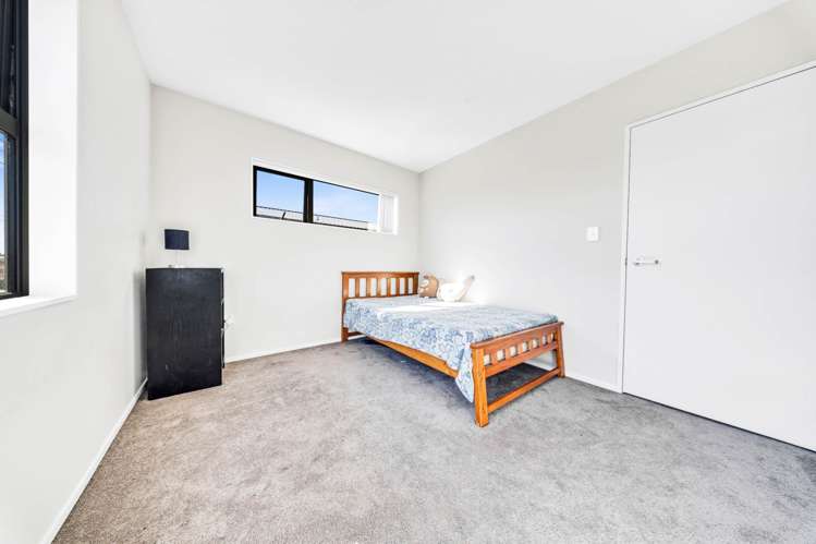 2/43 Clevedon Road_5