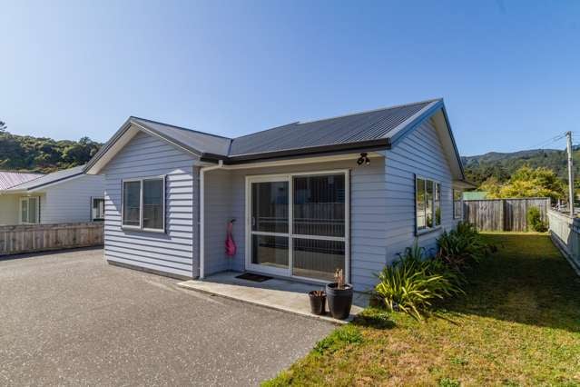 1/77 Main Road Wainuiomata_1