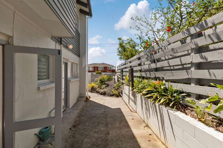 1/19 Westwell Road Belmont_15