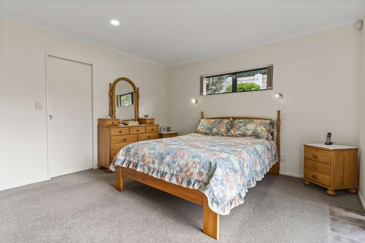 44 Chesterfield Way Orewa_9
