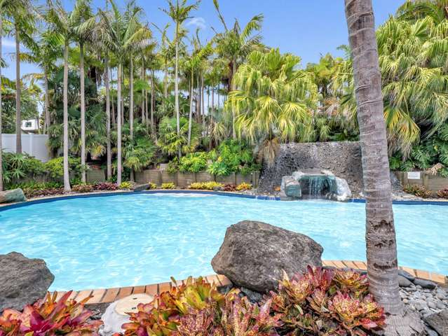 Palm Views, Poolside Living & Easy Coastal Comfort
