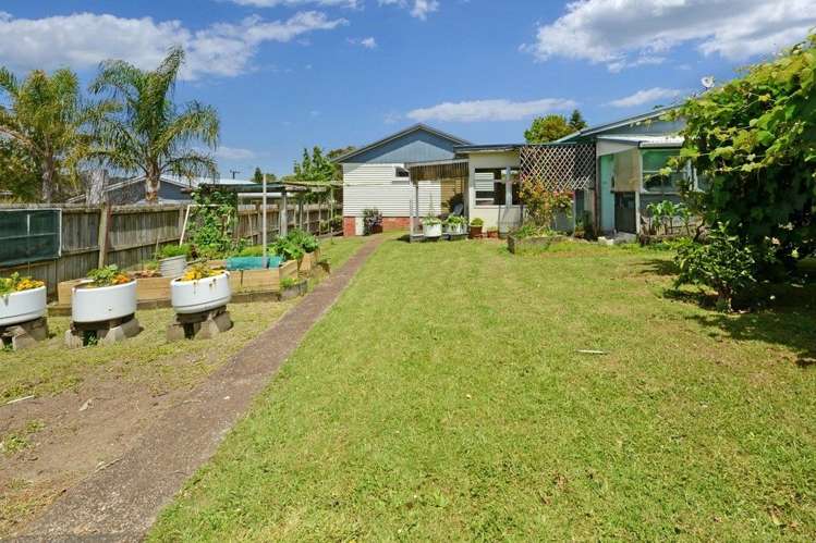 19 Levesque Street Birkdale_12