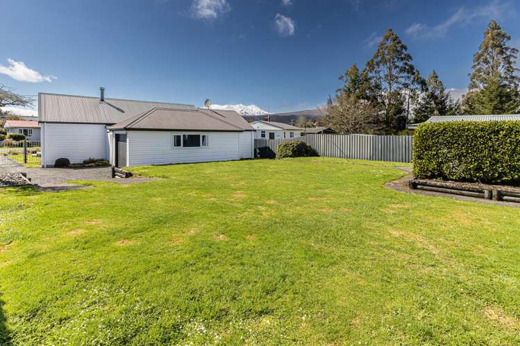 4 Tongariro Place Waimarino_25