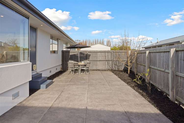 2/10 Stacey Place Woolston_17