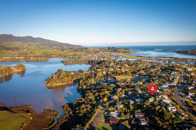 4 Robertson Street Raglan_16