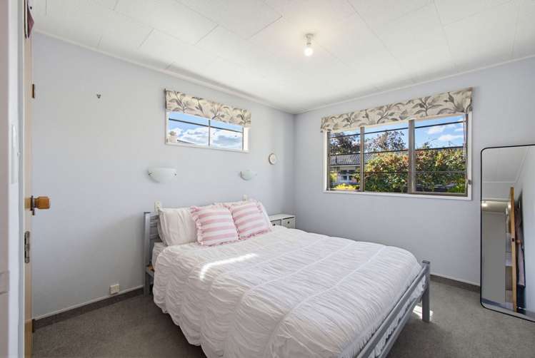 2/37 Middle Road Havelock North_17