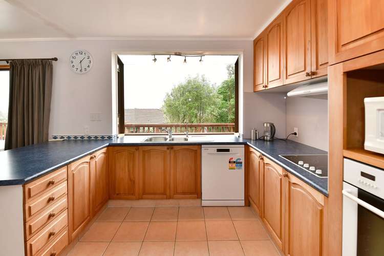 3 Higham Ferrers Place Red Beach_16