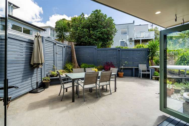 2/62 Hastings Road Mairangi Bay_9