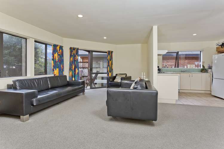 12/37 Fields Parade Oteha_8