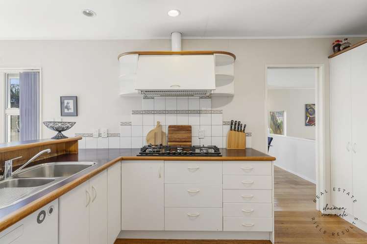 38 Kuripaka Crescent_3