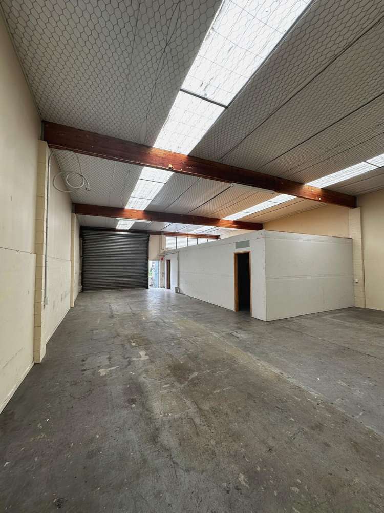 3A/58-62 Henderson Valley Road Henderson_4