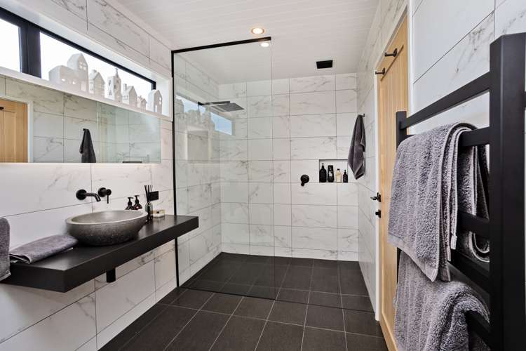 68 Sunrise Drive Seaward Bush_24