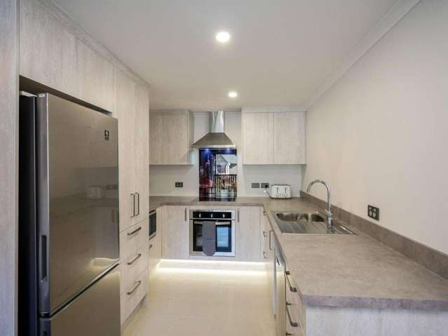 Modern, fully furnished, unlimited power & WIFI