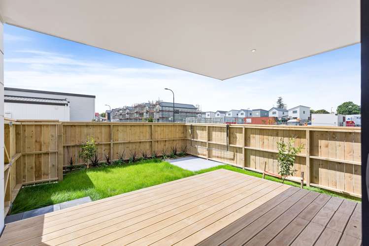 35 Otuwairoa Esplanade Opaheke_8