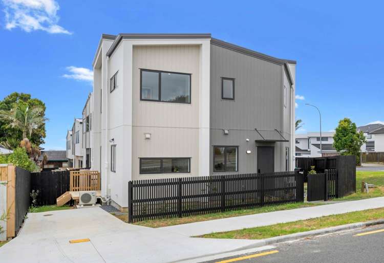 57 Bradbury Road Botany Downs_17