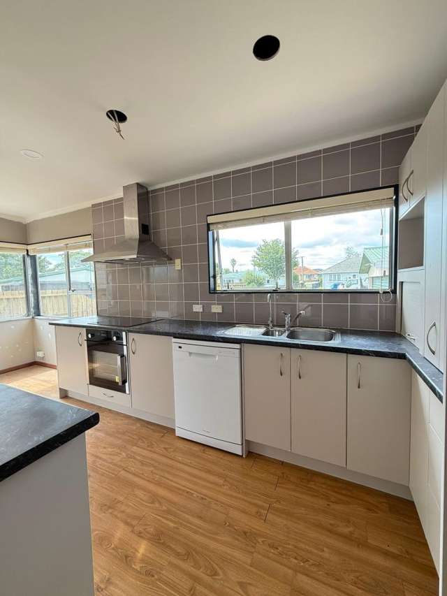 2/114 Clevedon Road Papakura_4