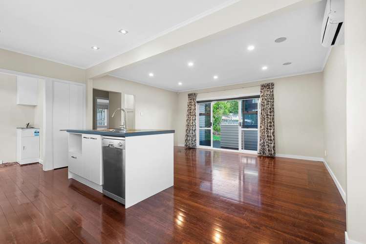 44 Glengarry Road Glen Eden_5