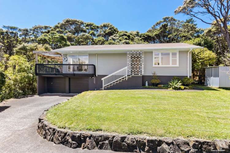 57 Woodfern Crescent Titirangi_11