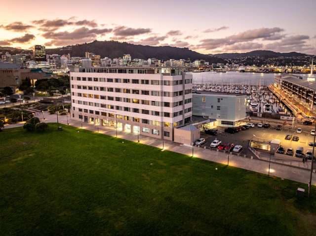 BLUE-CHIP LOCATION & LIFESTYLE