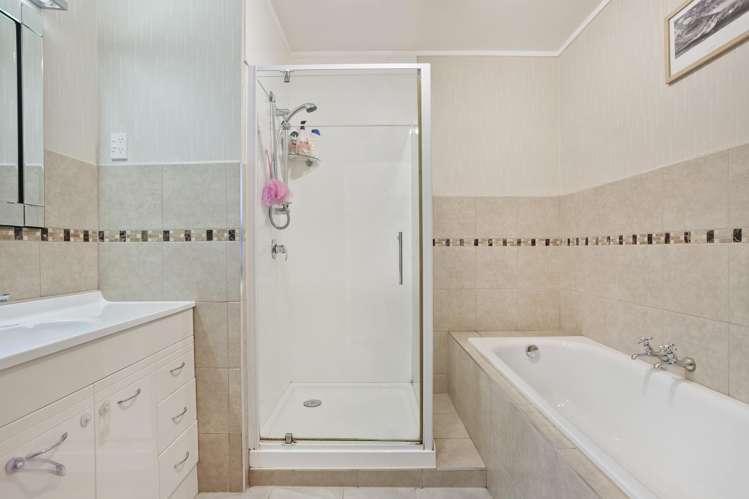 646 West Coast Road Oratia_15