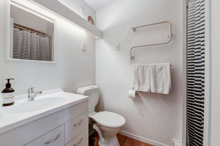 43 Surf Road Stanmore Bay_19