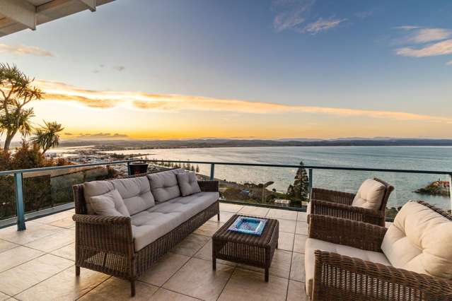 Endless Views. Effortless Living