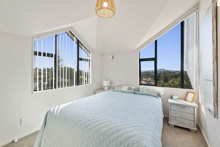 1/35 Channel View Road Campbells Bay_13