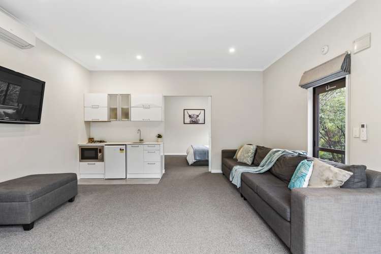 520 West Coast Road Oratia_22