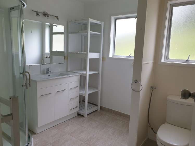 40 Holt Avenue 10899_13