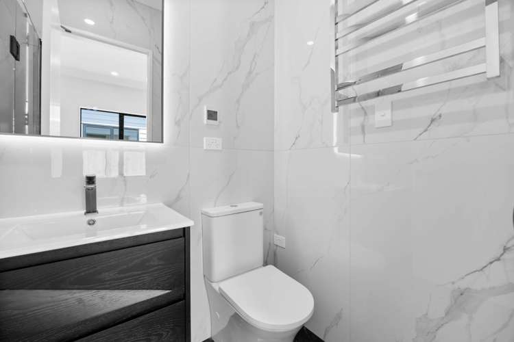 26 & 28 Furlough Road Opaheke_13