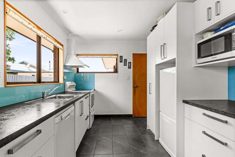 2/5 Forward Street Greenmeadows_6