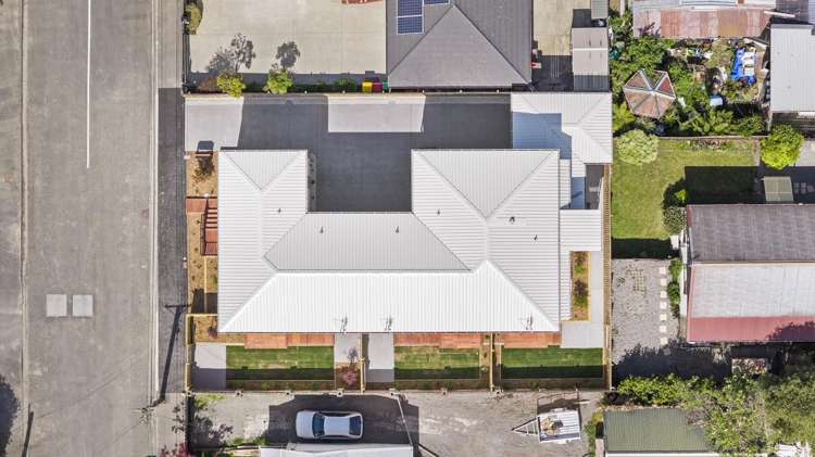 1-2/16 Bass Street Woolston_16