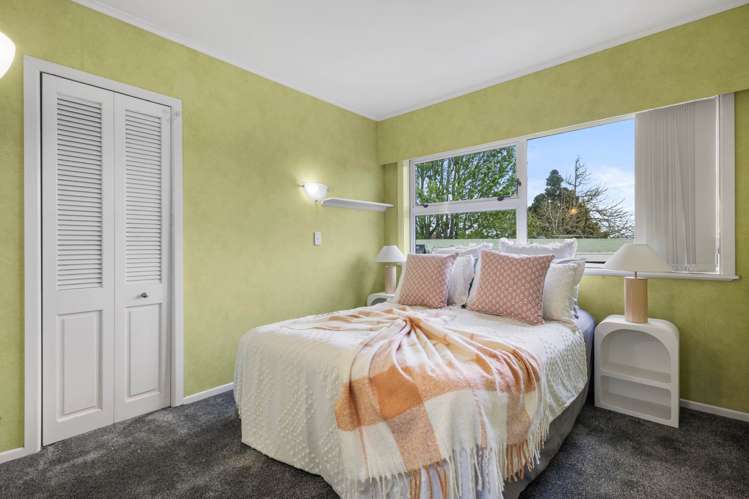 7 Lawrence Crescent Hill Park_12