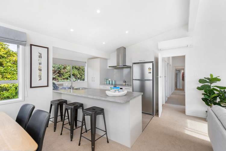 28 Avalon Crescent Fernhill/Sunshine Bay_6