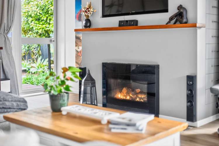 7 Tyrian Close Half Moon Bay_19