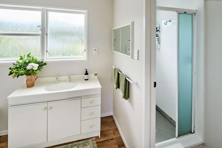 11 Mckeefry Grove Tawa_10