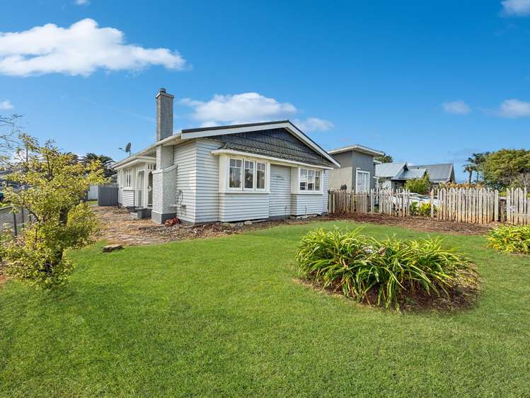 487 Gladstone Road_0