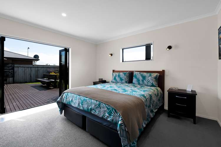 38 Montague Grove Stratford_12