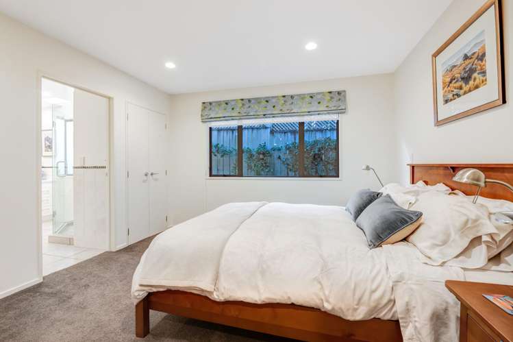 13 Joydon Place Stanmore Bay_15