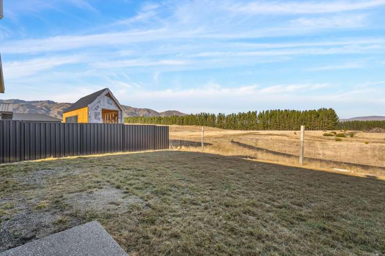 149 Burdon Loop Lake Hawea_13