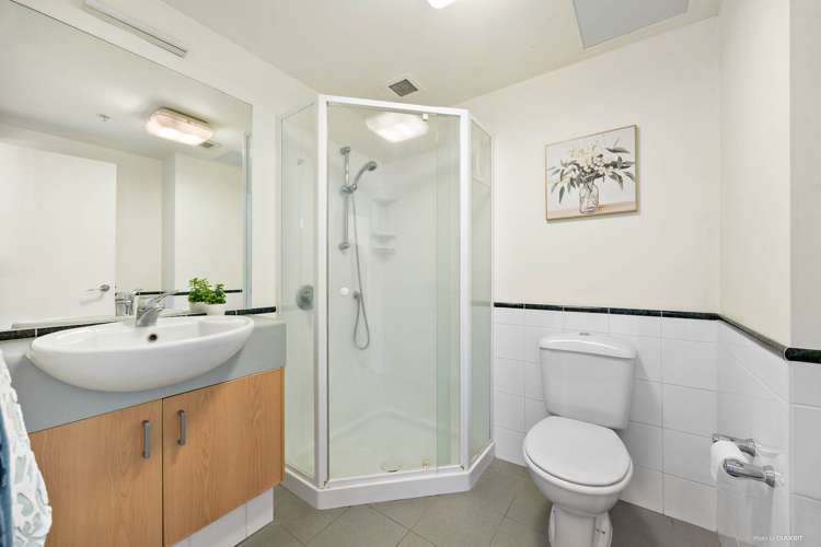 8a/2 Eden Crescent Auckland Central_7