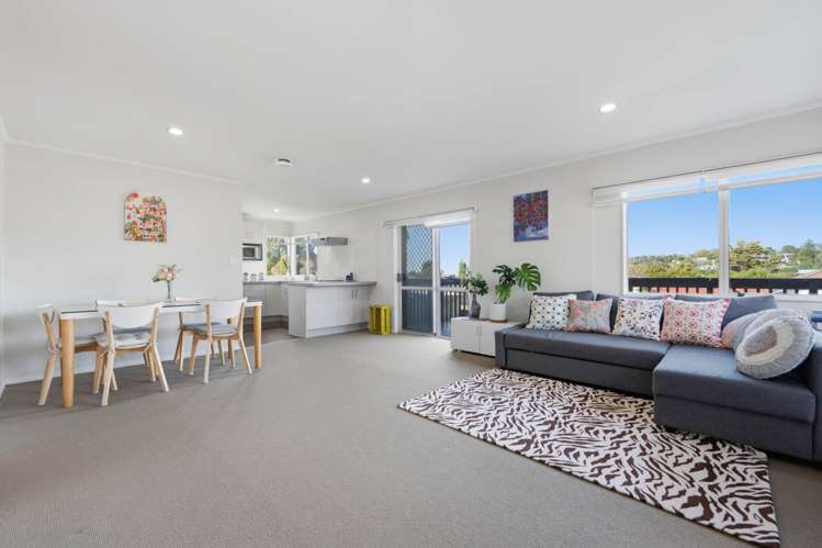 1/17 Lambrown Drive Totara Vale_11