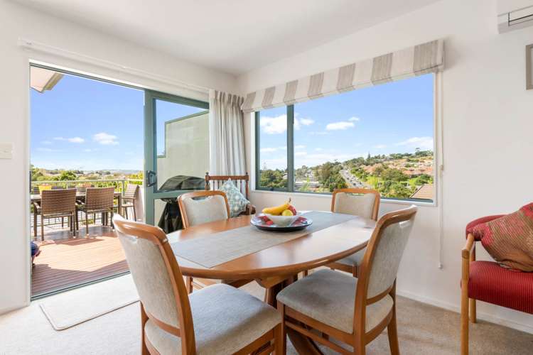 20 Rivervale Grove Stanmore Bay_13