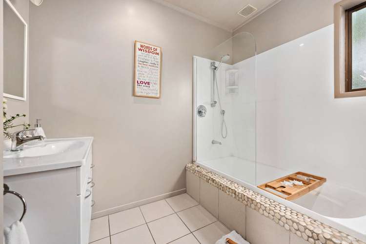 17 Bay Vista Drive Red Beach_21