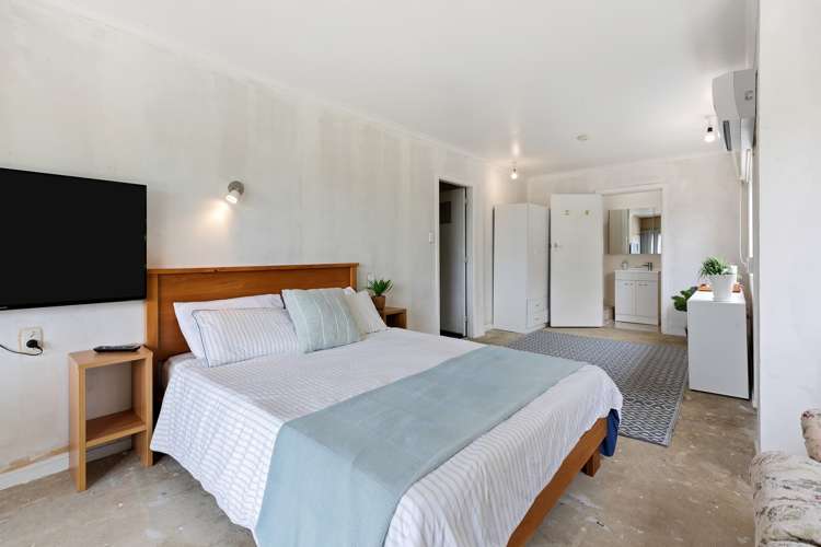 18 Highfield Crescent Brookfield_18