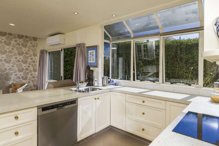 2/1 Rangitoto Terrace Milford_9